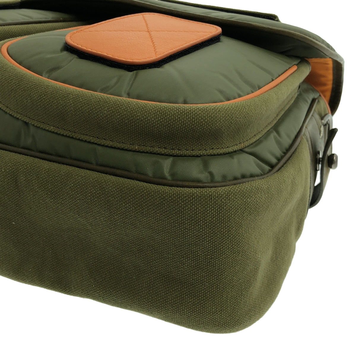 HUNTING WORLD / 사냥 세계 | 071902 네오 바츄 크로스 숄더백 |