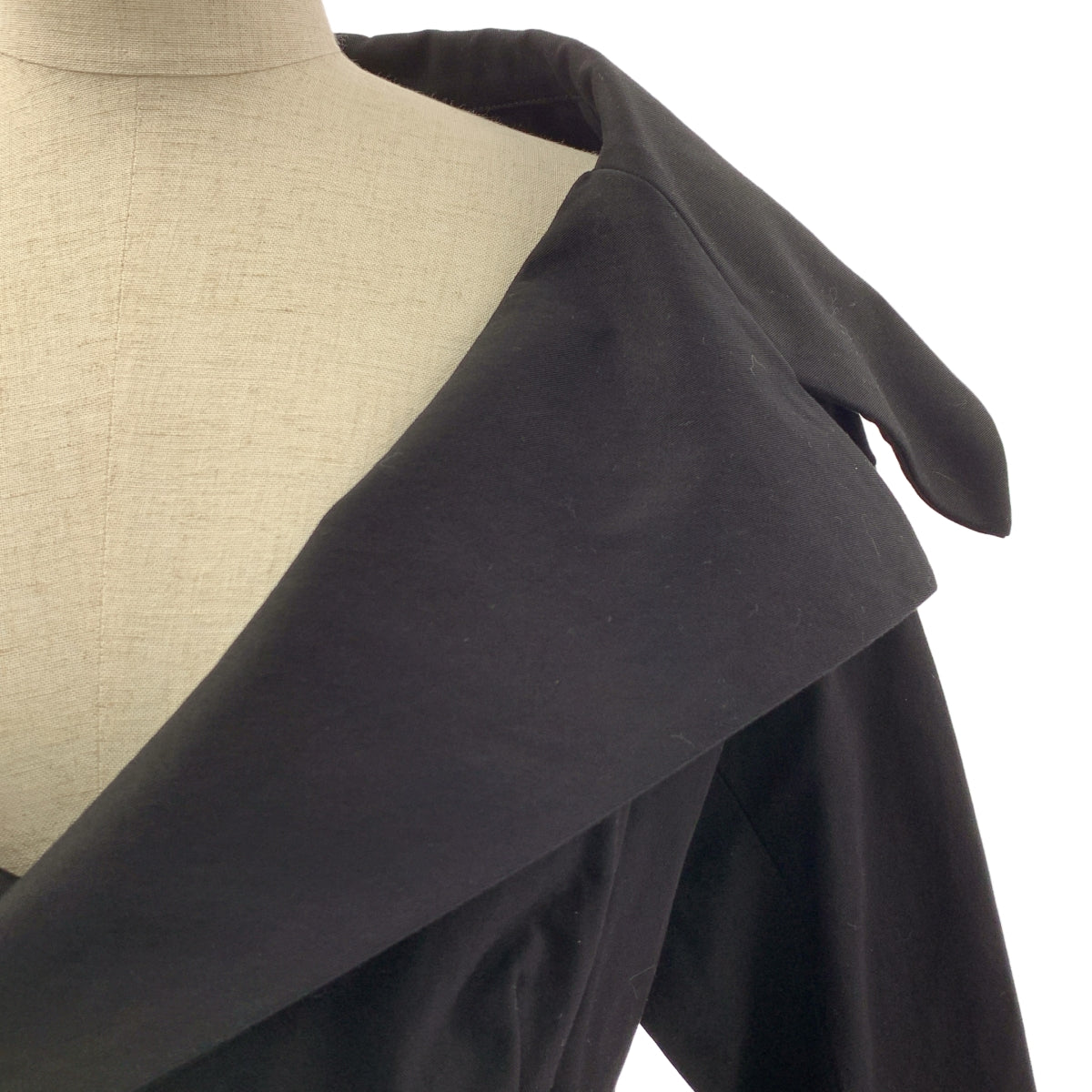 山本耀司 FEMME | 2003 春夏系列 | 高領裹身洋裝/毛邊長裙/外套 | 1 | 女裝