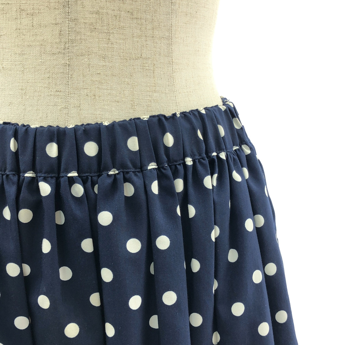 robe de chambre COMME des GARCONS / 로브드 샹블 콤 데 갤슨 | 2004SS | 스칼랩 닷 롱 이지 스커트 |