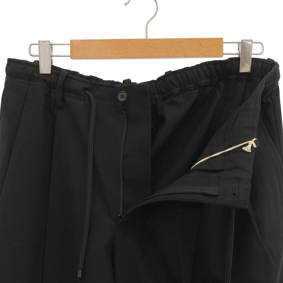 MARKAWARE | 2025SS | 雙褶休閒褲 | 抽繩塞入式休閒褲 | 2 |