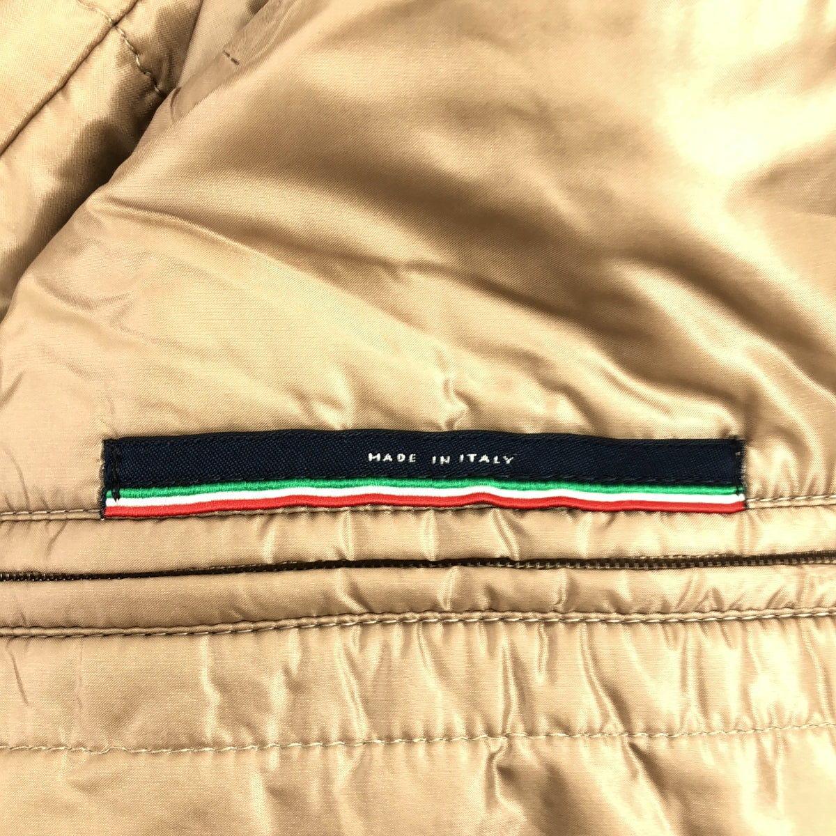 ヘルノ　ベージュ チェスターコート ダウンインナー付き ヘルノベージュ チェスターコート ダウンインナー付き