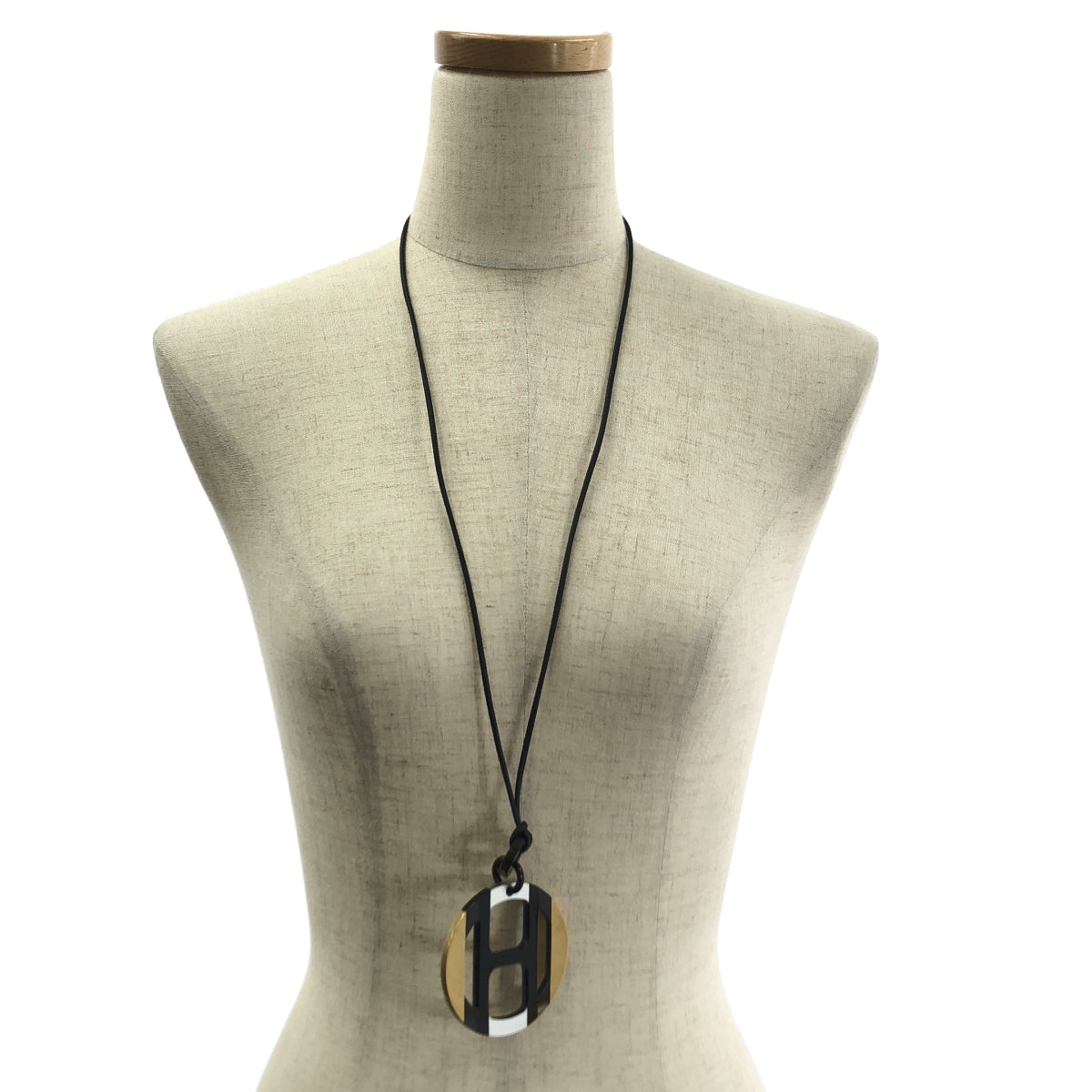 愛馬仕 | H Equipe 水牛角項鍊吊墜 |