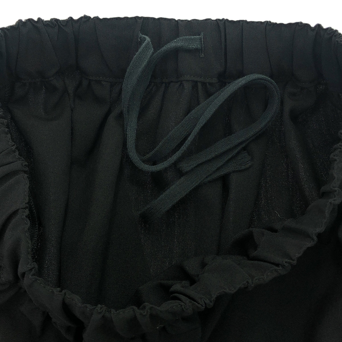 [品相良好] COMME des GARCONS COMME des GARCONS / Comme des | 2017春夏 |緞帶裝飾抽繩縮褶半身裙 | XS |黑色|女性的