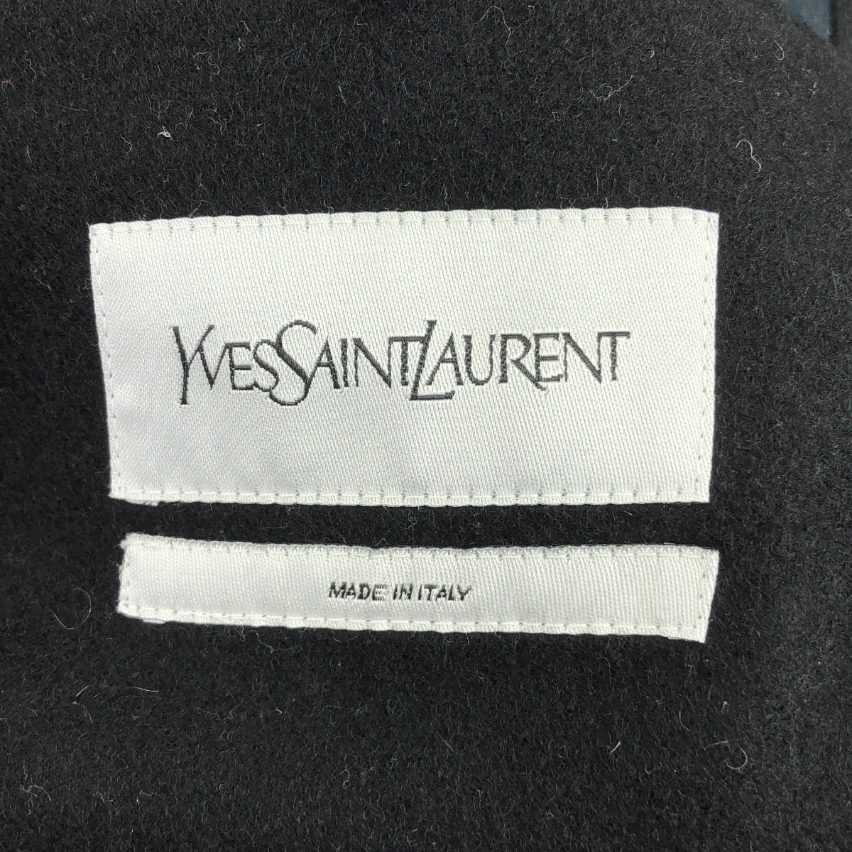 YVES SAINT LAURENT / イヴサンローラン | ウール エンブロイダリーロゴ チンストラップ Pコート / 総裏地 | ブラック | メンズ
