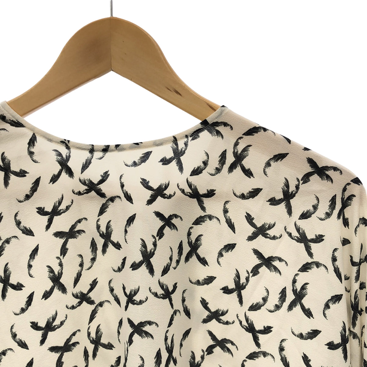 AERON | Feather print pullover blouse | Size 34 | Women's