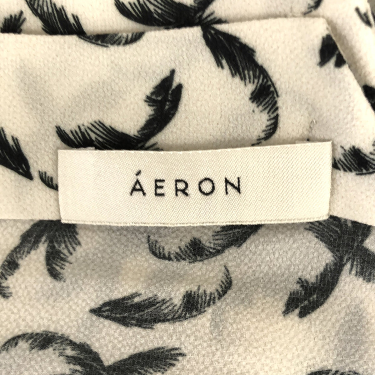 AERON | Feather print pullover blouse | Size 34 | Women's