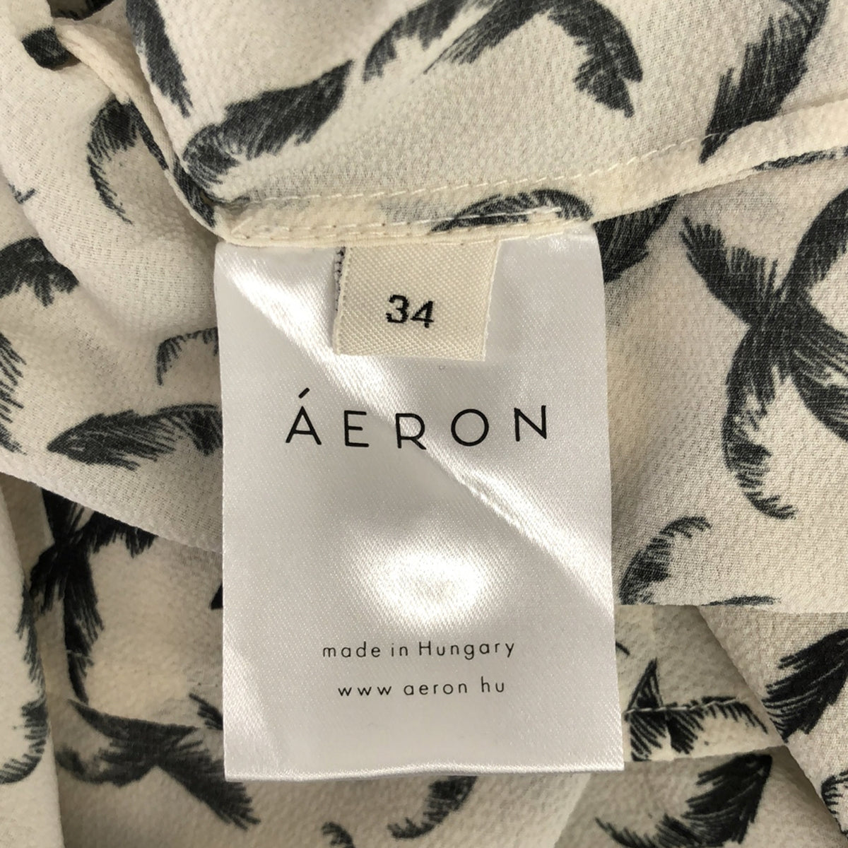 AERON | Feather print pullover blouse | Size 34 | Women's