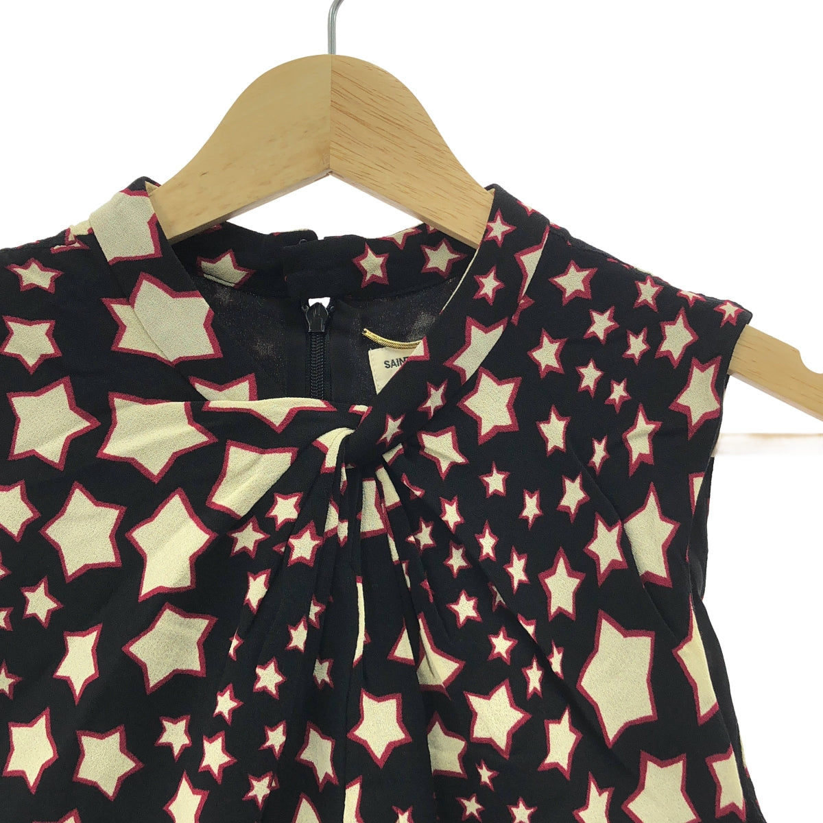 SAINT LAURENT PARIS / サンローランパリ | スター総柄 ノースリーブ レーヨンブラウス | 34 | ブラック / ベージュ / レッド SAINT LAURENT PARIS / サンローランパリ | スター総柄
