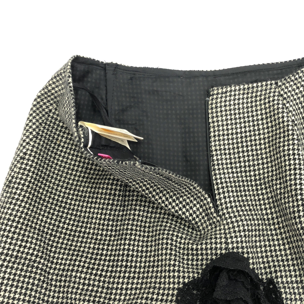 JUNYA WATANABE MAN PINK / 준야와 타나베만 핑크 | 2005AW | 울 치조 격자 레이스 미니 스커트 | M | 여성