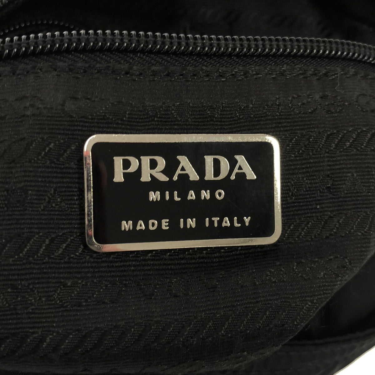 PRADA / プラダ | ナイロン 三角プレートロゴ ショルダー バッグ | ブラック | レディース – KLD