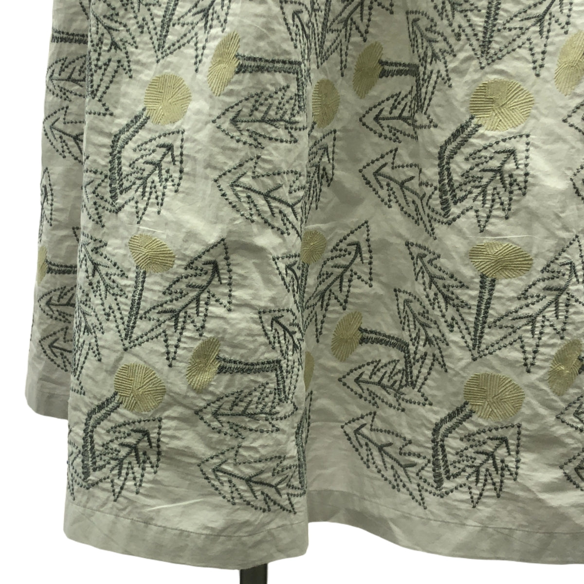 【美品】  mina perhonen / ミナペルホネン | 2018SS | tanpopo / たんぽぽ エンブロイダリー ベルテッド スカート / 裏地付き | 40 | white | レディース