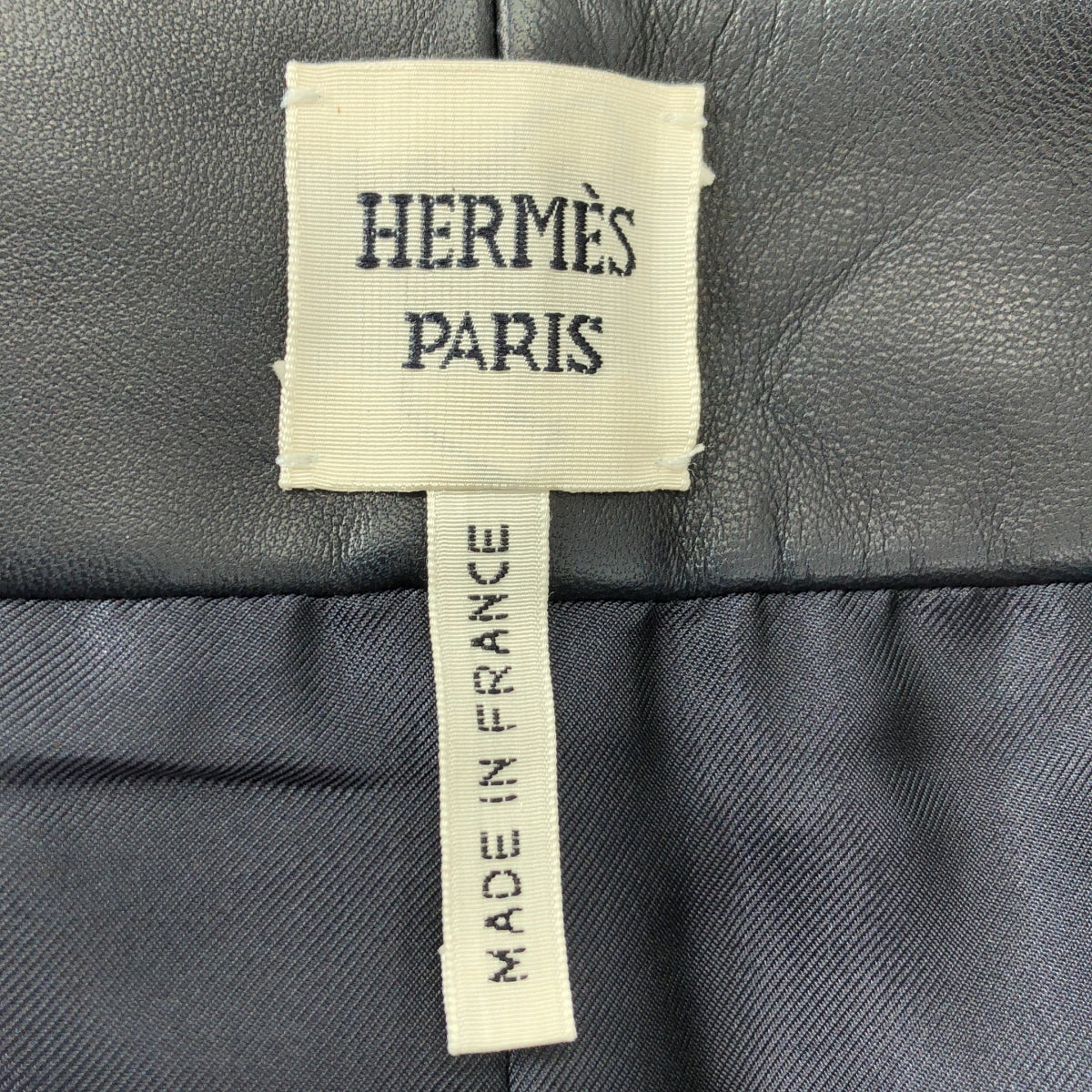 【美品】  HERMES / エルメス |羊革 ラムレザー セリエボタン パッチ バックスリット スカート / 総裏地 | 36 | ダークネイビー | レディース
