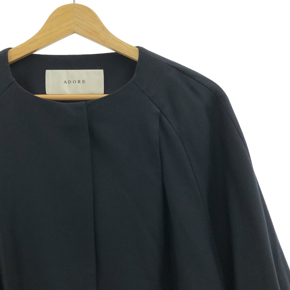 美品 ADORE ベーシックアムンゼンジャケット ノーカラー プリーツ 38 ADORE / アドーア | ウールアムンゼンノーカラージャケット | 38