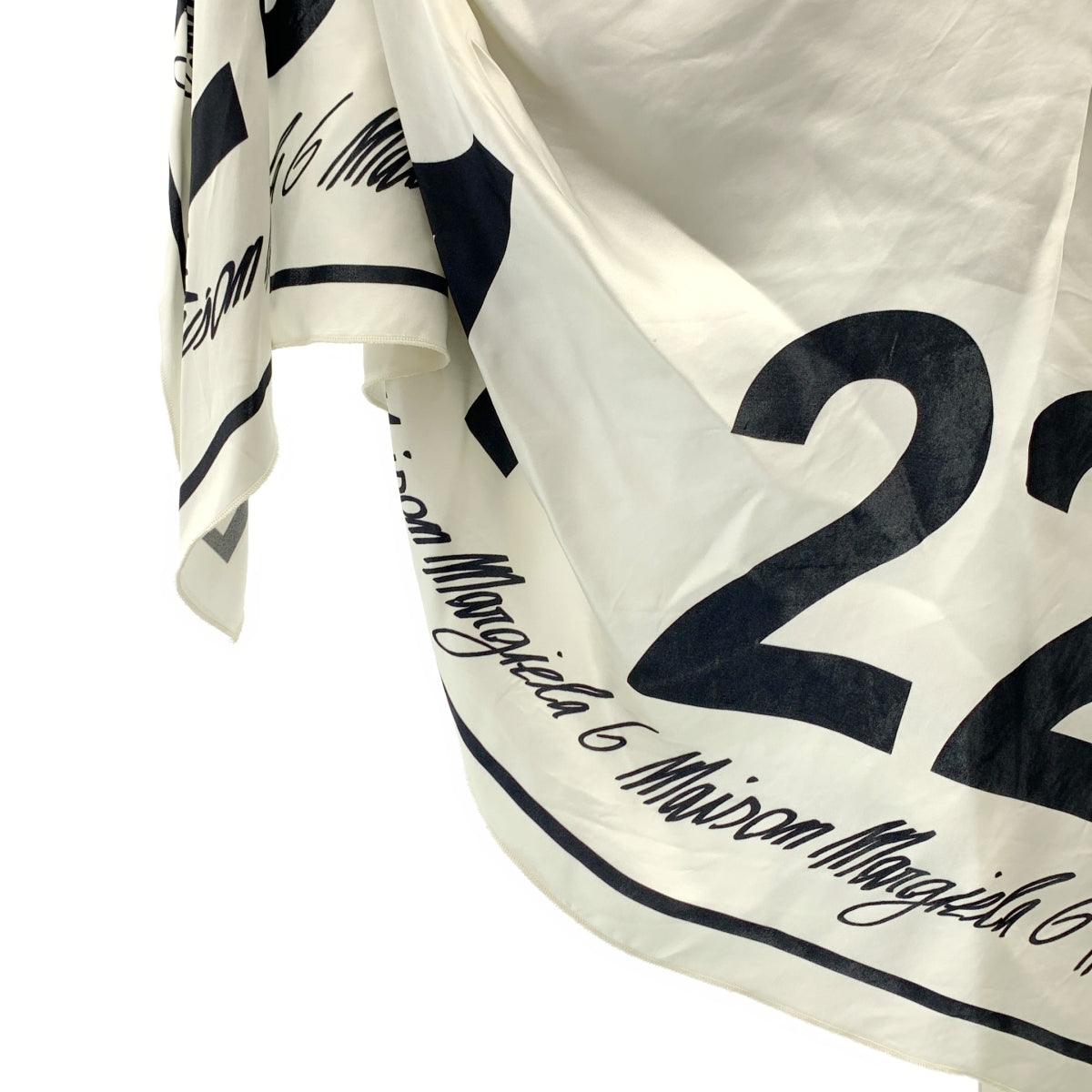 MM6 Maison Margiela / 엠엠 식스 메종 마르제라 | 2020AW | 스카프 도킹 오버사이즈 크루넥 컷소우 | XS |