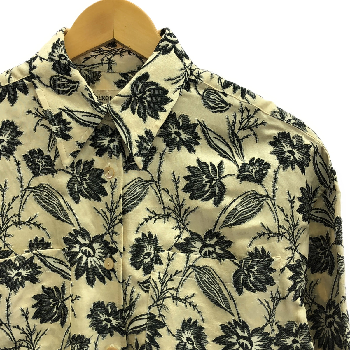 ERiKOKATORi / 香取えちらな子 |花卉提花襯衫 | F |米色/黑色|女性的