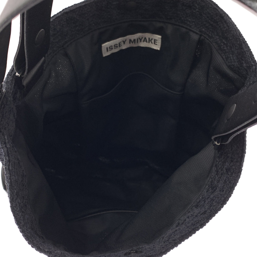 ISSEY MIYAKE / 이세이미야케 | SPIRAL GRID 나선형 그리드 2way 숄더백 |