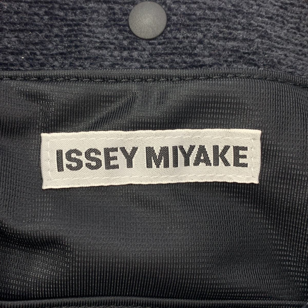 ISSEY MIYAKE / 이세이미야케 | SPIRAL GRID 나선형 그리드 2way 숄더백 |