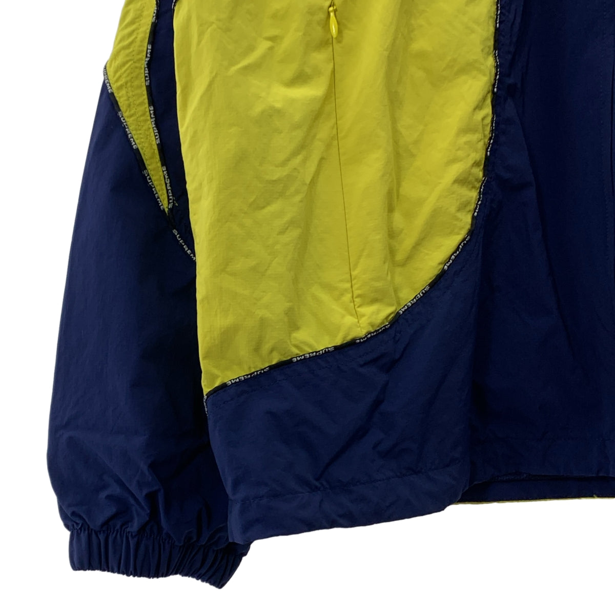 SUPREME / シュプリーム | Logo Piping Hooded Track Jacket ロゴパイピング フーデッド トラックジャケット | L | ネイビー / イエロー | メンズ