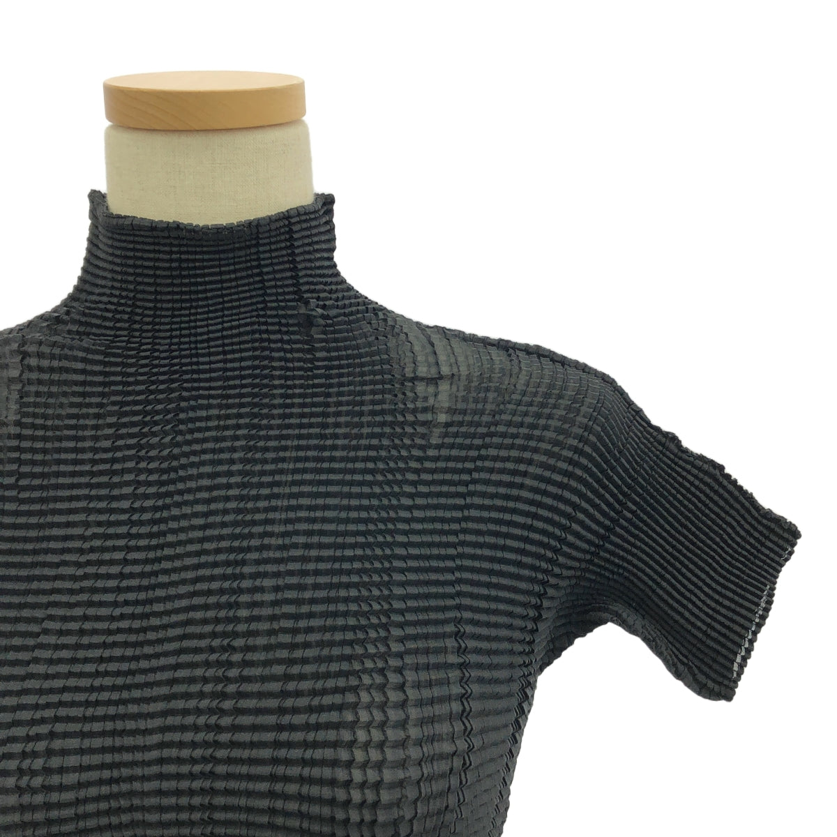 [Good Condition] ISSEY MIYAKE | Pleated High Neck Pullover Cut and Sewn T-Shirt | M | Black | Women's