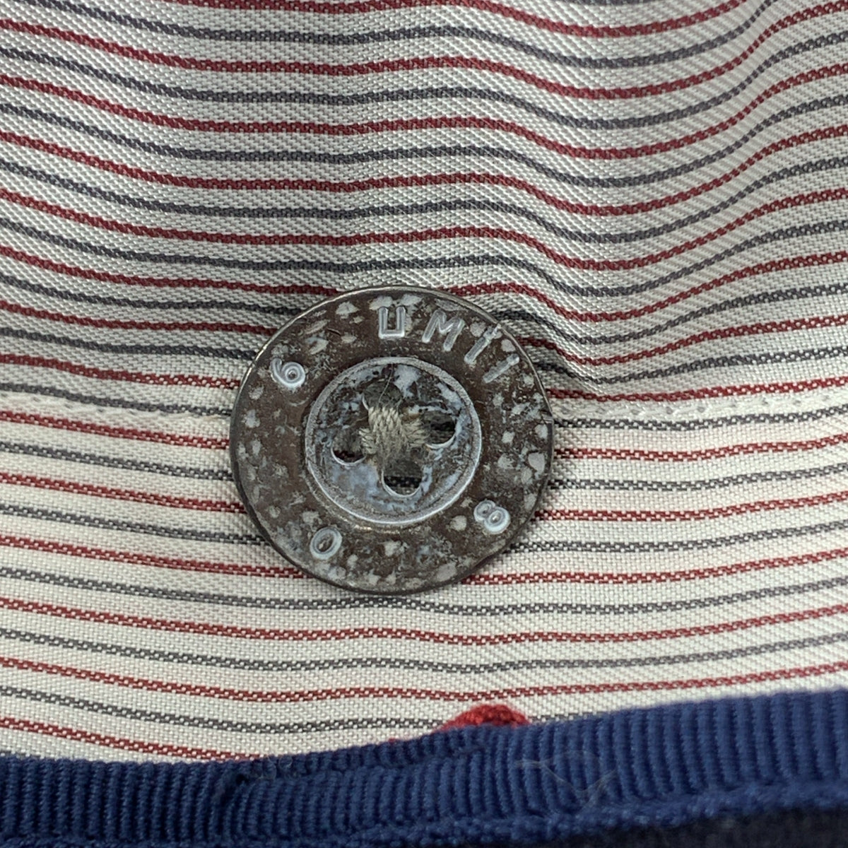 Umii 908 | 羊毛麥爾登金屬扣環單層大衣 |