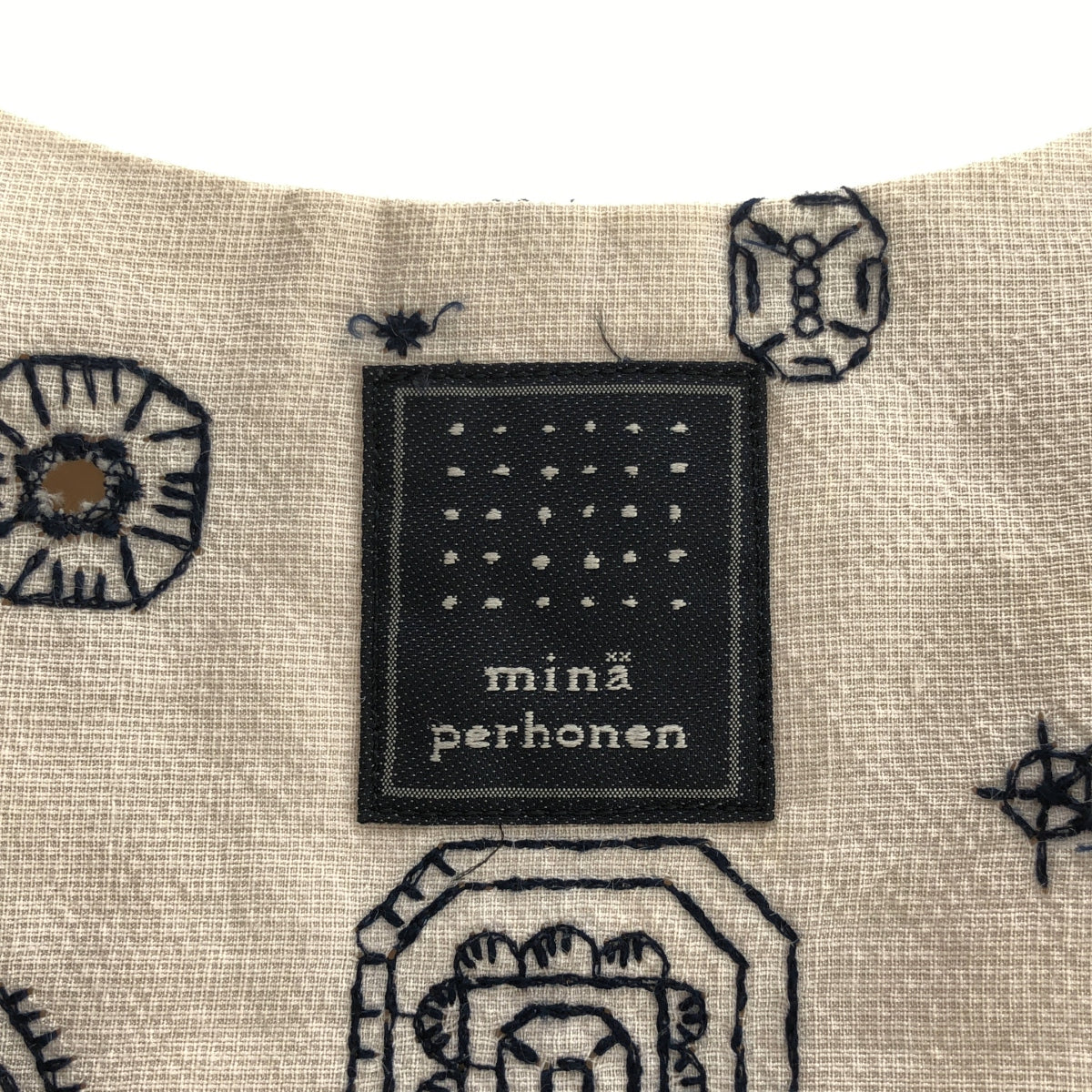 mina perhonen / 미나펠호넨 | 2019→s/s | gemma egg bag 달걀 가방 | 화이트/네이비 | 여성