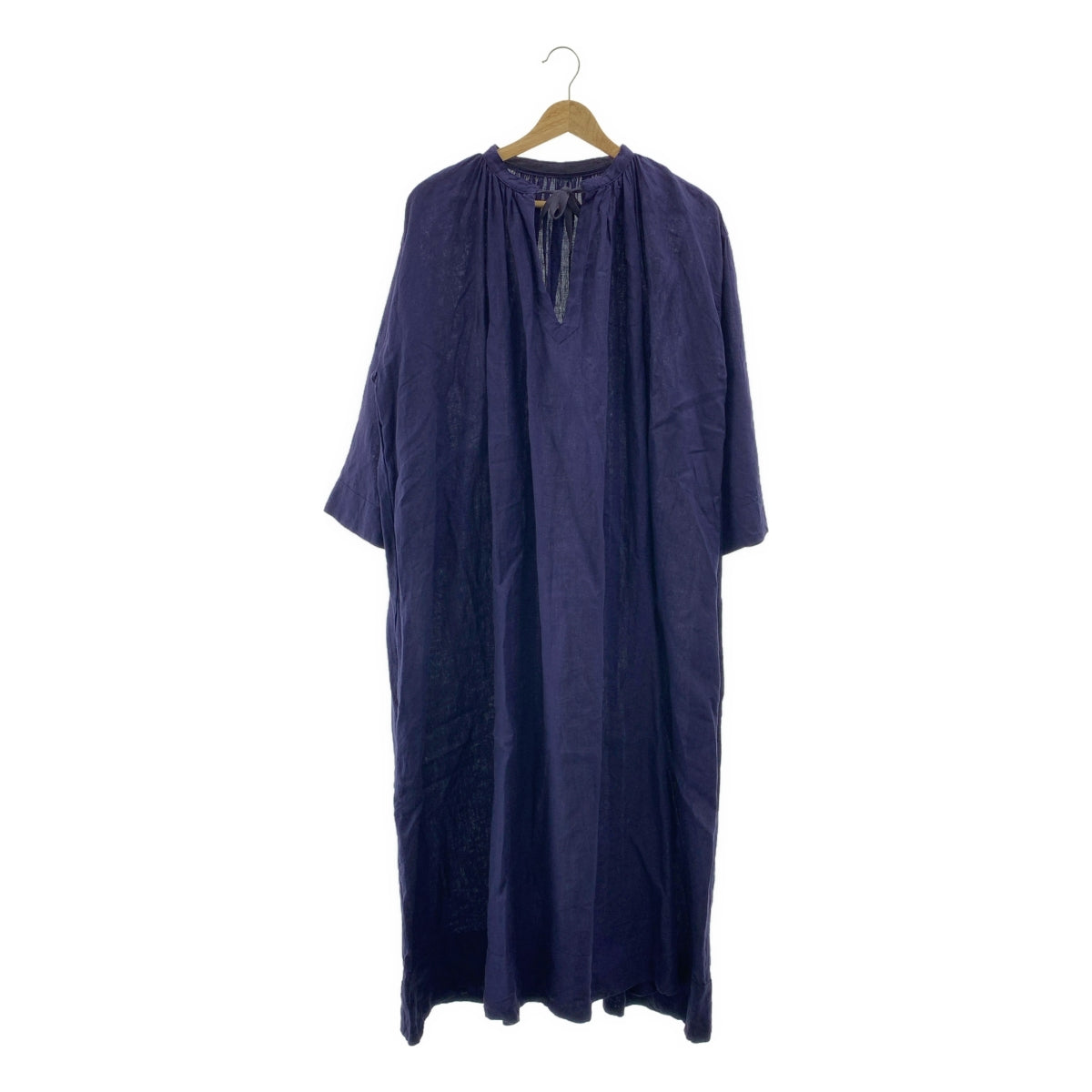 UNIVERSAL TISSU | 亞麻褶皺寬鬆連身裙，附口袋 |