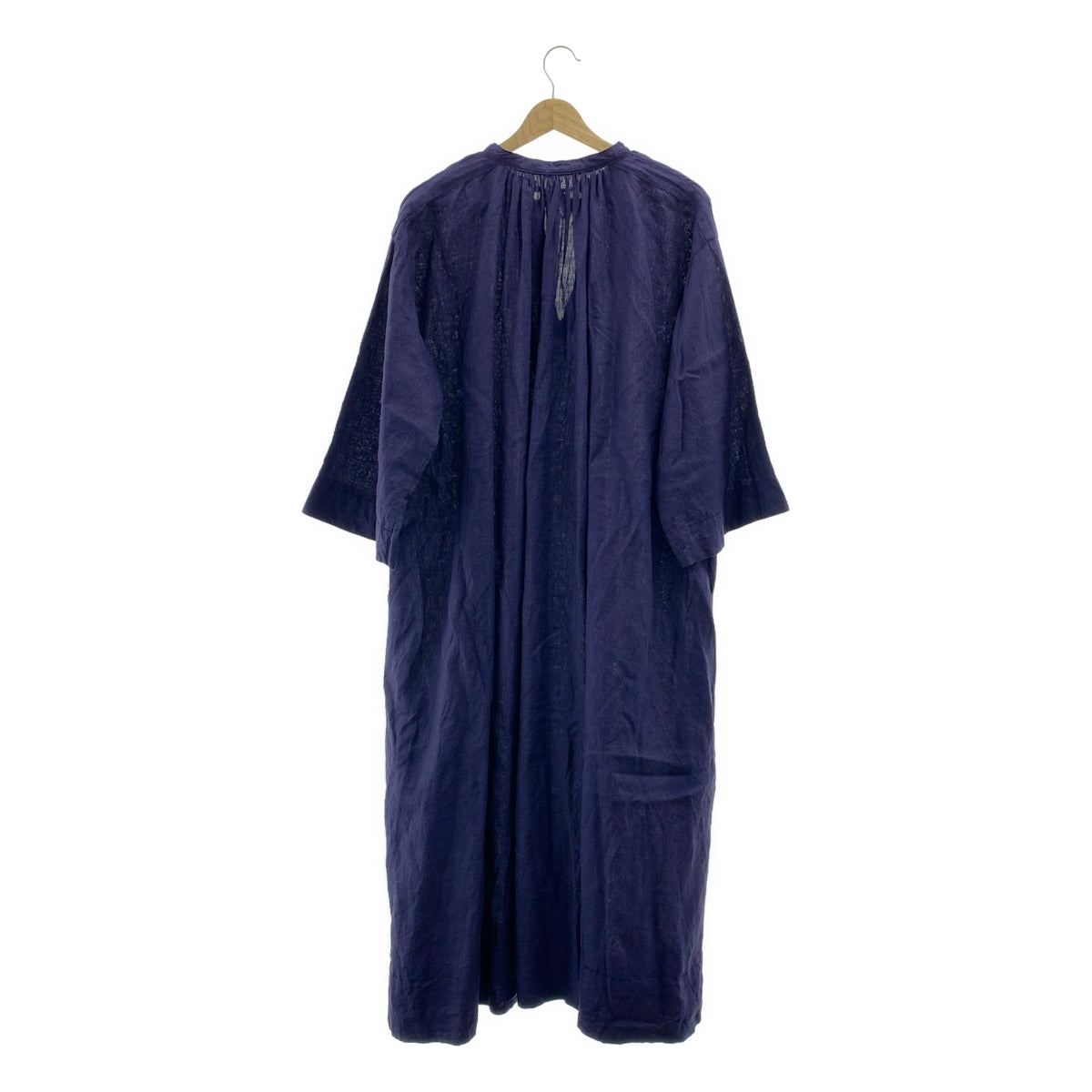 UNIVERSAL TISSU | 亞麻褶皺寬鬆連身裙，附口袋 |