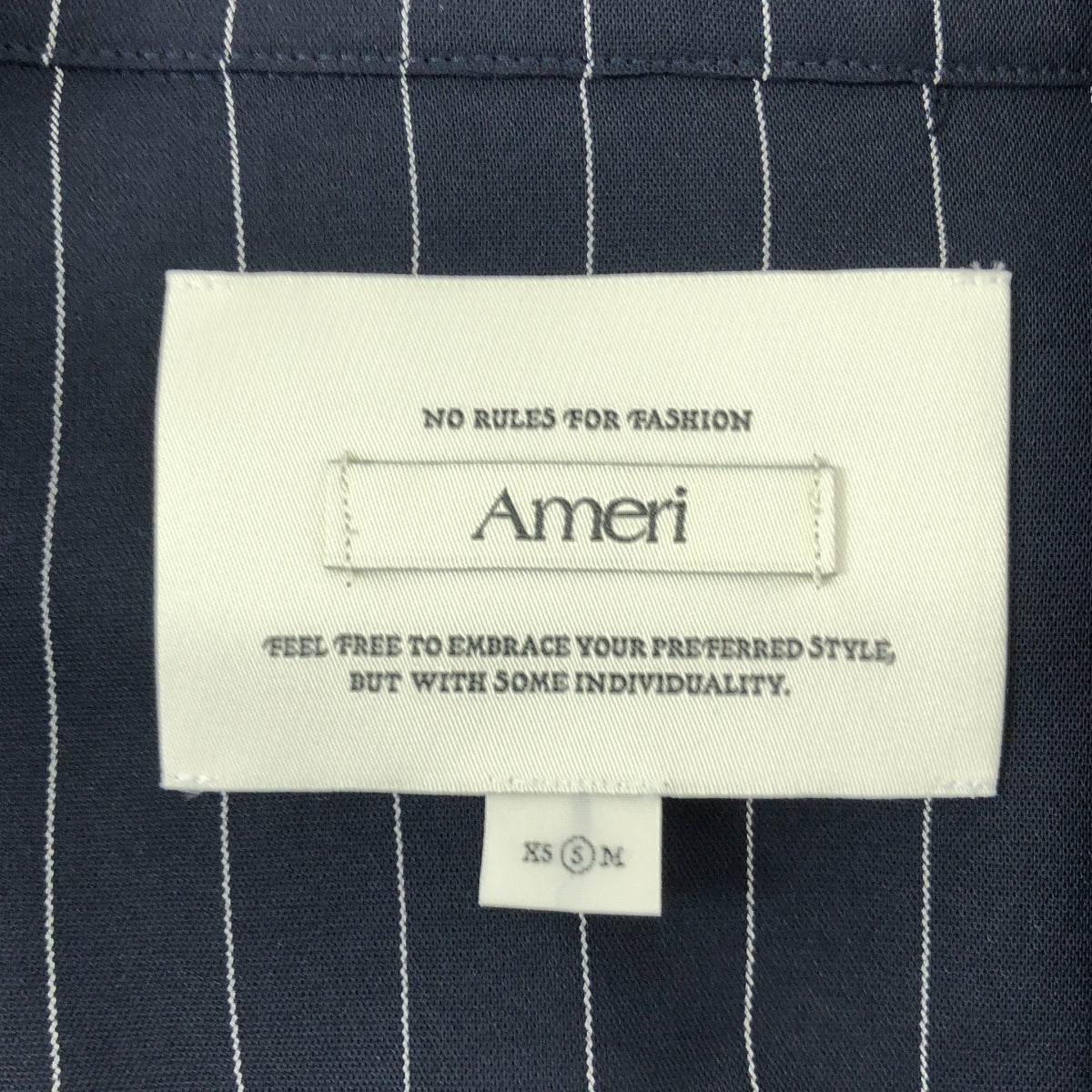 [狀況極佳] AMERI | 後簾式開放式 HS 外套 | 單排扣外套 | 小尺寸 | 海軍藍 | 女款
