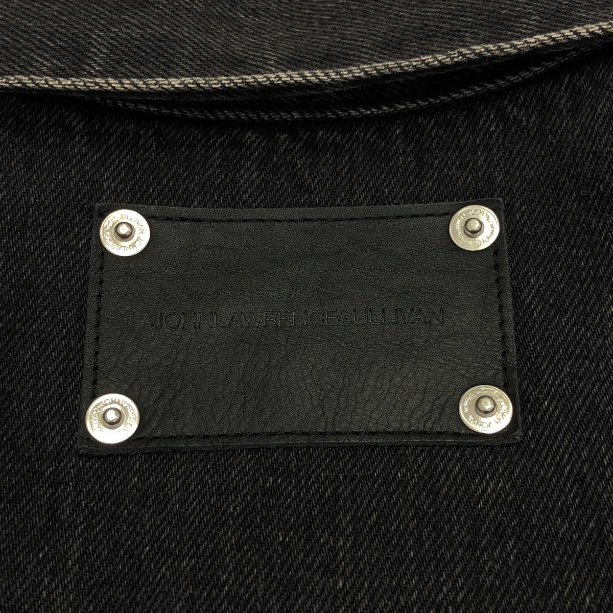 JOHN LAWRENCE SULLIVAN / 존 로렌스 설리반 | FRONT SIDE BELTED DENIM JACKET / 가죽 패치 블랙 데님 재킷 | 46 |