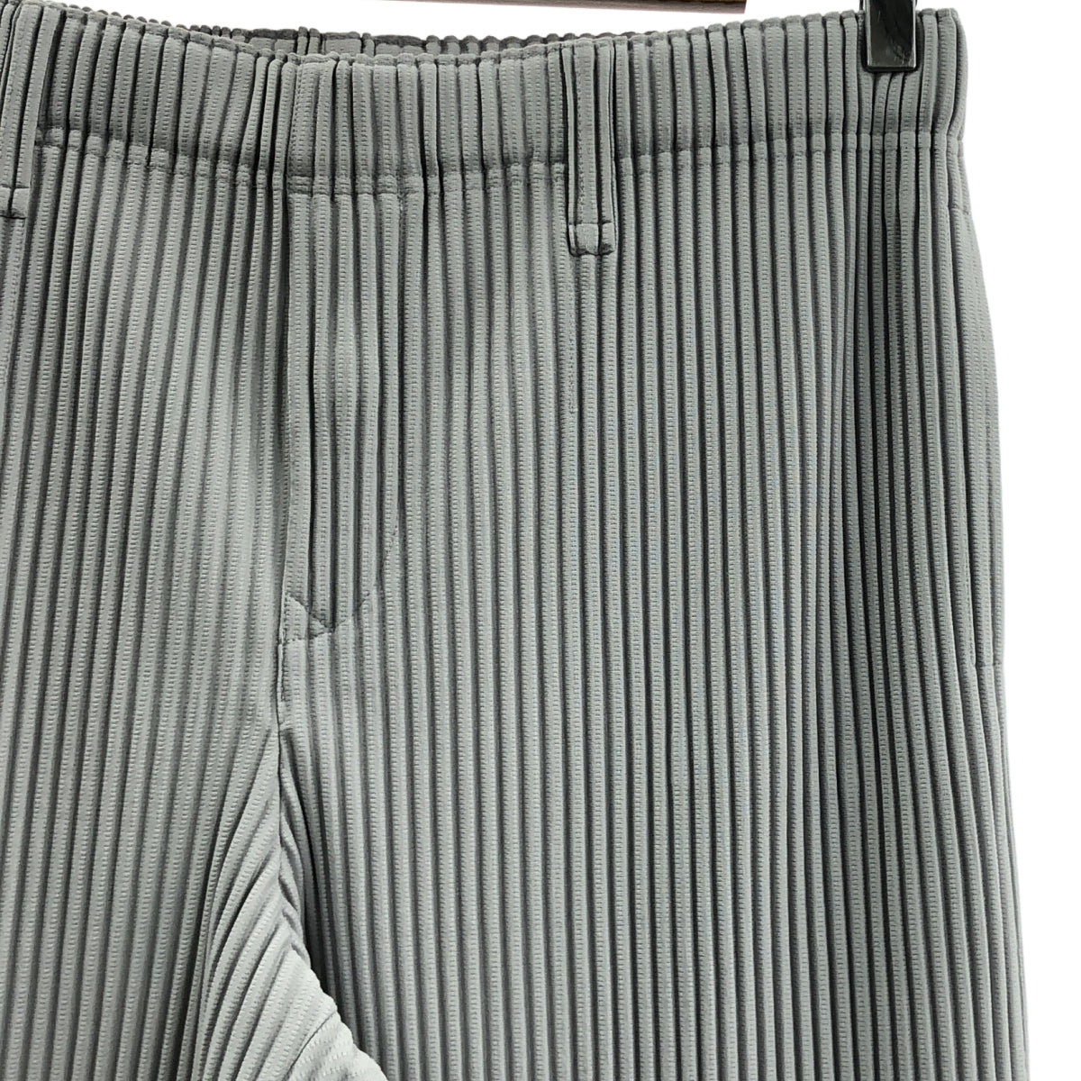 [近乎全新] HOMME PLISSE ISSEY MIYAKE | 基本款 | 褶皺鬆緊腰休閒褲 | 3 碼 | 淺灰色 | 男款