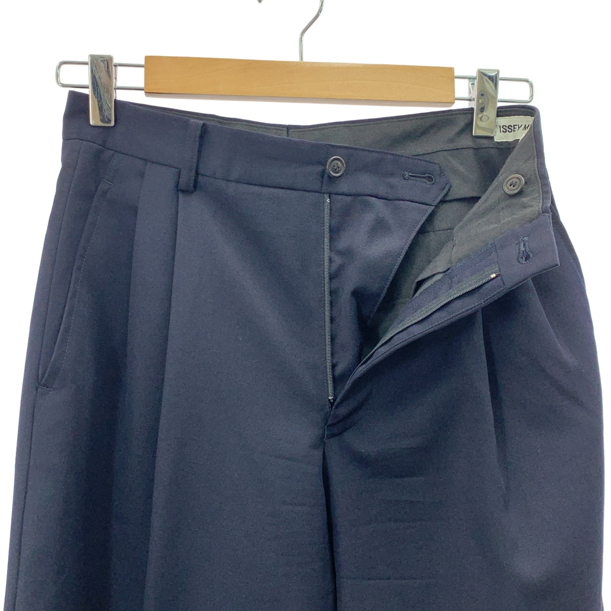 三宅一生男裝 | 套裝 / 羊毛前褶三折修身西裝外套 / 雙褶西褲 | 1 | 男士