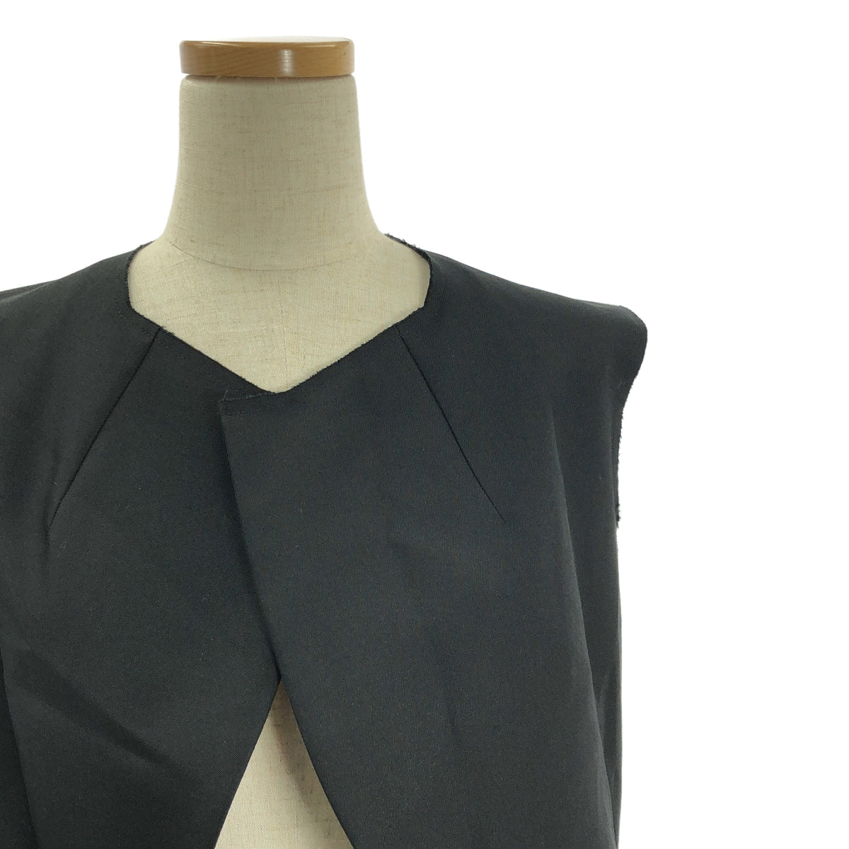 [狀況極佳] COMME des GARÇONS | 2013 春夏系列 | 羊毛真絲夾棉背心 | XS 碼 | 黑色 | 女款