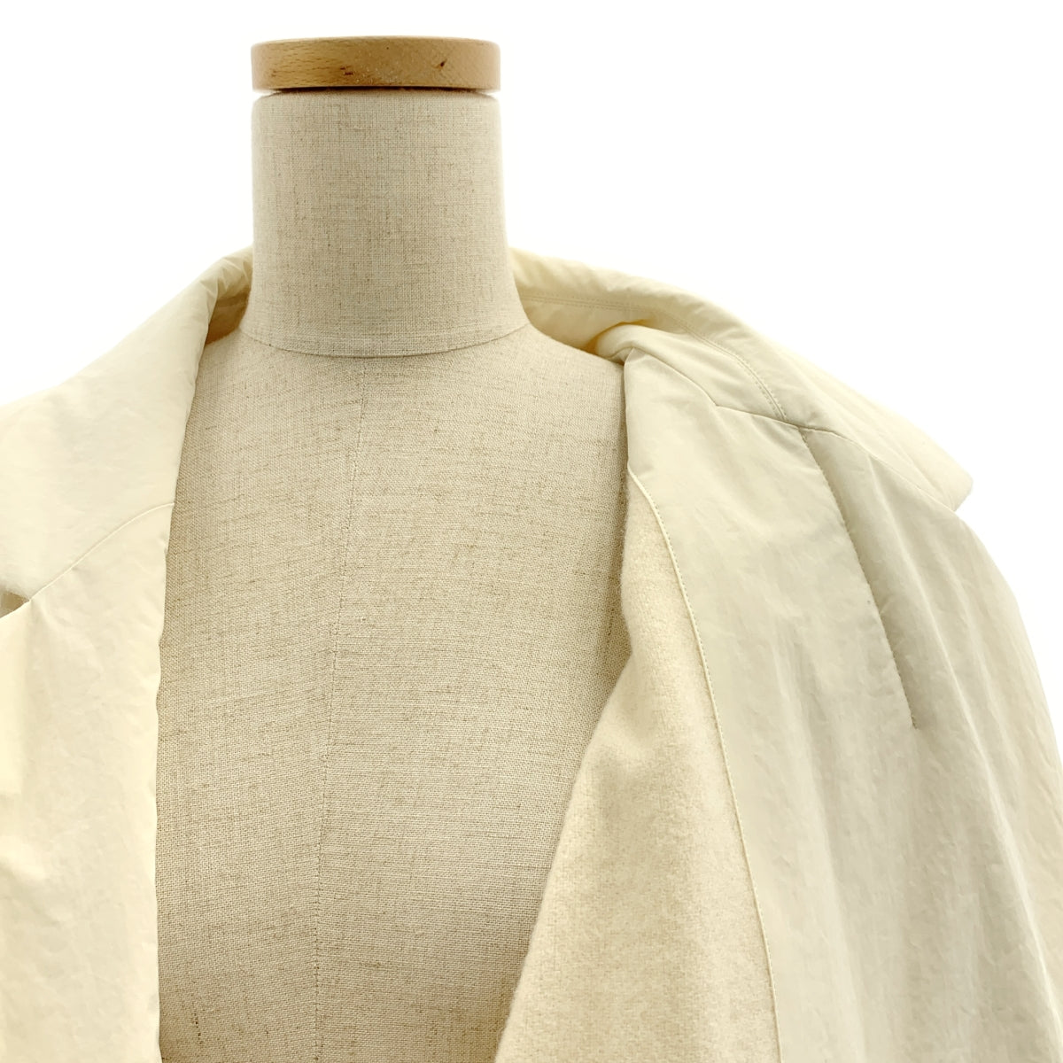 [狀況極佳] ATON | ASAKO 尼龍長袍大衣 | 披肩的大衣 | 全羊毛襯裡 | F | 本色 | 女款