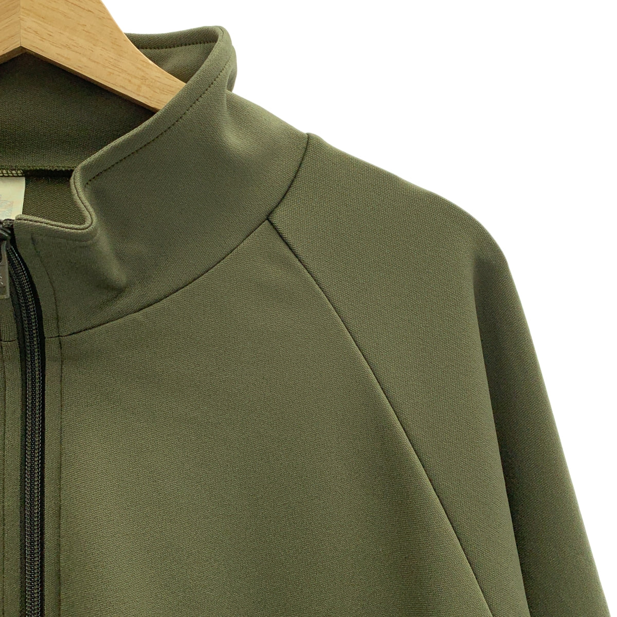 [類似新品] N.HOOLYWOOD | 2022 春夏系列 | 拉鍊外套 | 全拉鍊訓練運動外套 | 42 碼 | 橄欖色 | 男款