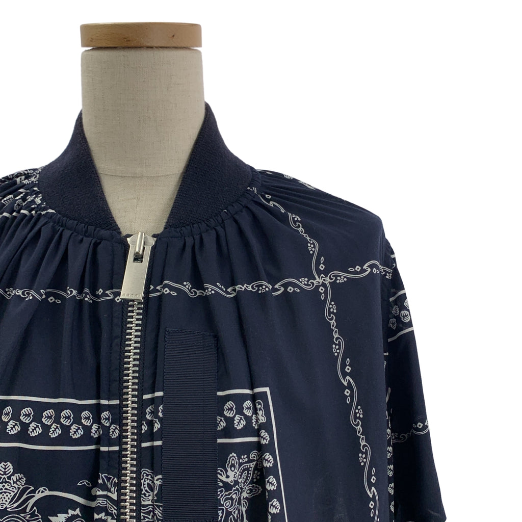 sacai / 사카이 | Bandana Print Bomber Jacket / 총무늬 반다나 레이어드 개더 봄버 재킷 블루존 | 3 | 네이비 | 여성