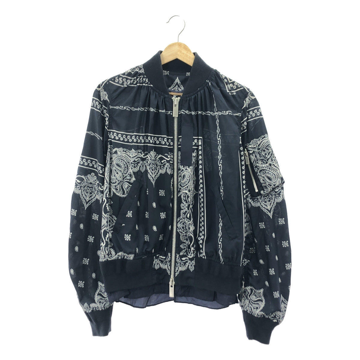 sacai | 頭巾印花飛行員夾克 | 全身頭巾印花多層褶皺飛行員夾克 | 尺寸 3 | 海軍藍 | 女款