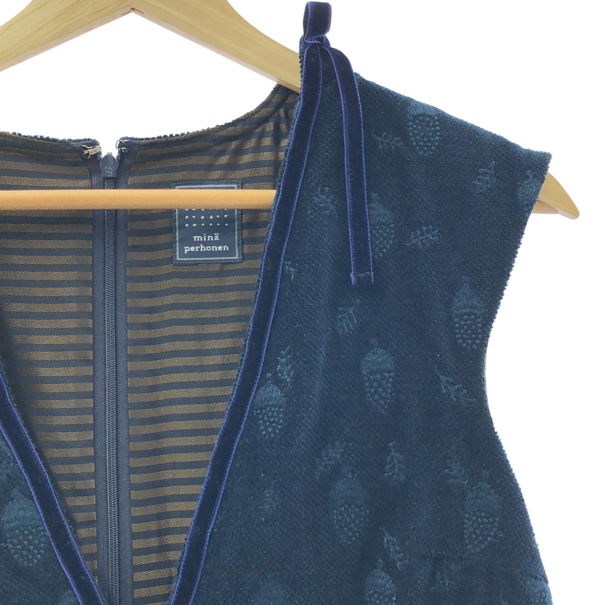 [品相良好] mina perhonen | 2007AW | donguri | 刺繡扇貝洋裝 / 全襯裡 | M | 海軍藍 | 女款