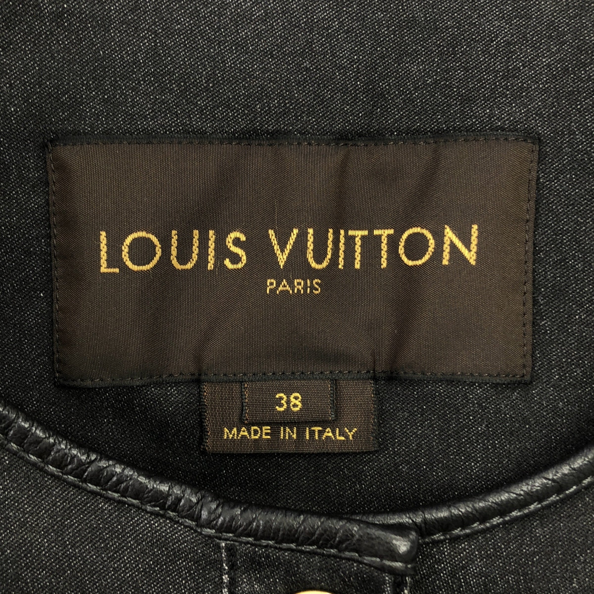 Louis Vuitton / ルイヴィトン | モノグラム エンブロイダリー ロゴボタン ラムレザーパイピング ノーカラー ジャケット | 38 |