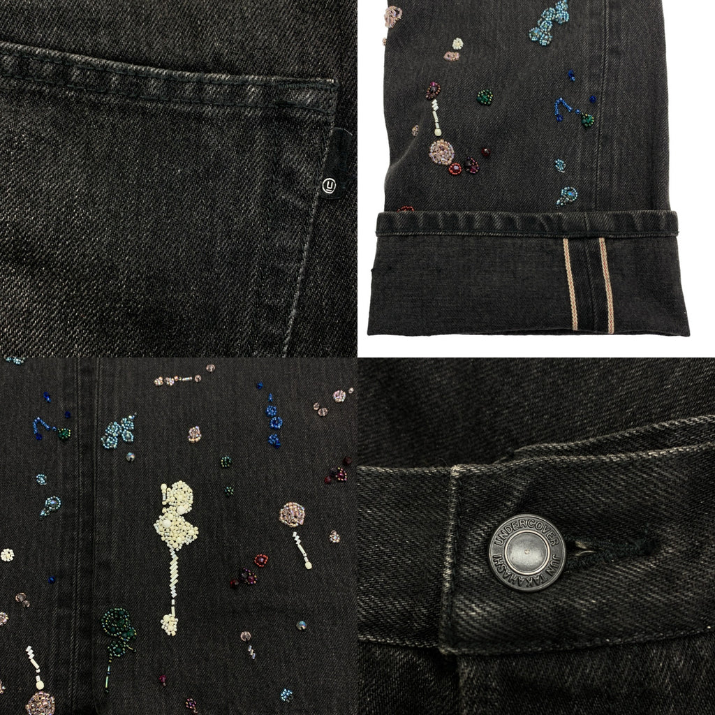UNDER COVER / 언더 커버 | 2023AW | 드립 비즈 장식 가죽 로고 패치 세르빗치 블랙 데님 팬츠 |