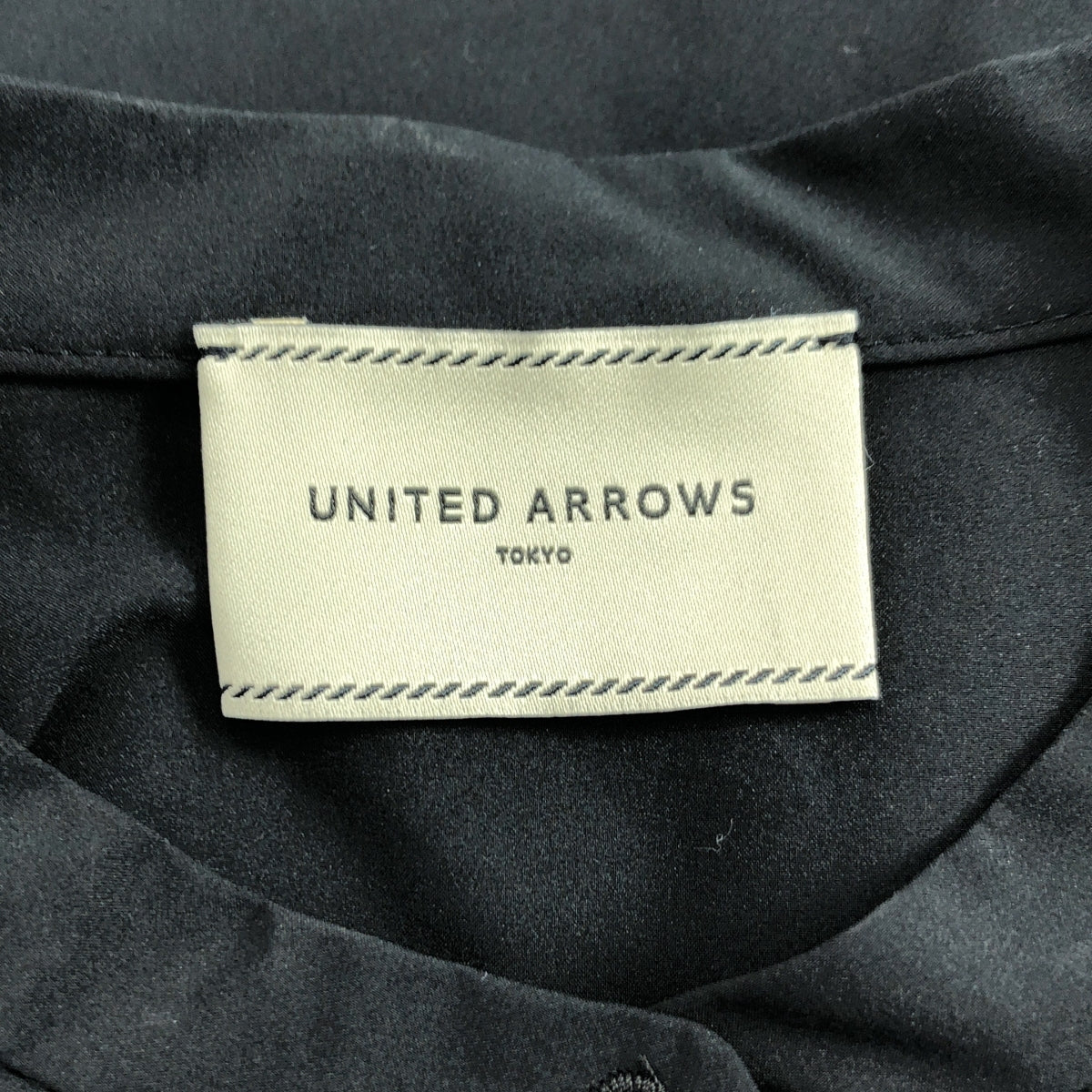 UNITED ARROWS / ユナイテッドアローズ | バックフレア  ショートスリーブ ブラウス シャツ | ブラック | レディース