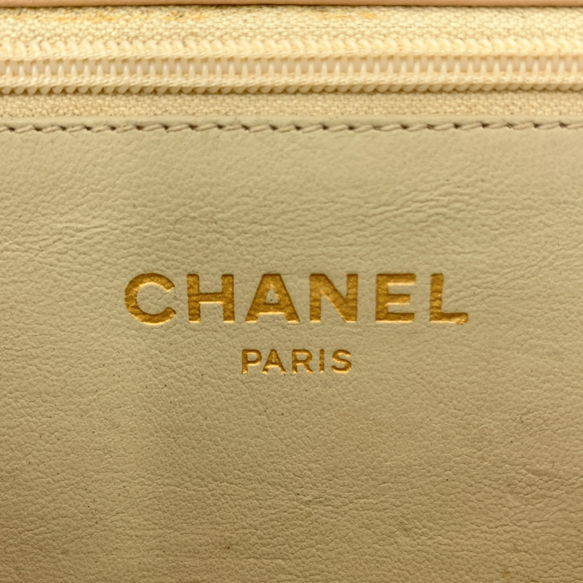 CHANEL / 샤넬 | 1980s 빈티지 코코 마크 플랩 가죽 체인 숄더백 | 베이지 / 골드 | 여성