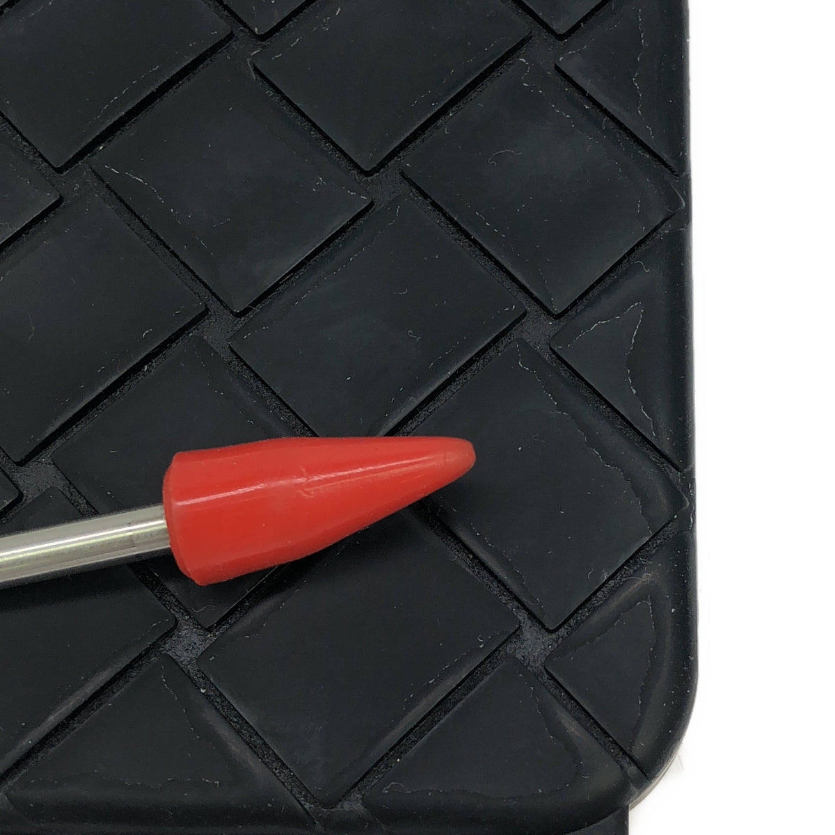 BOTTEGA VENETA / ボッテガヴェネタ | イントレチャート ラバー iphone ショルダー ケース | ブラック