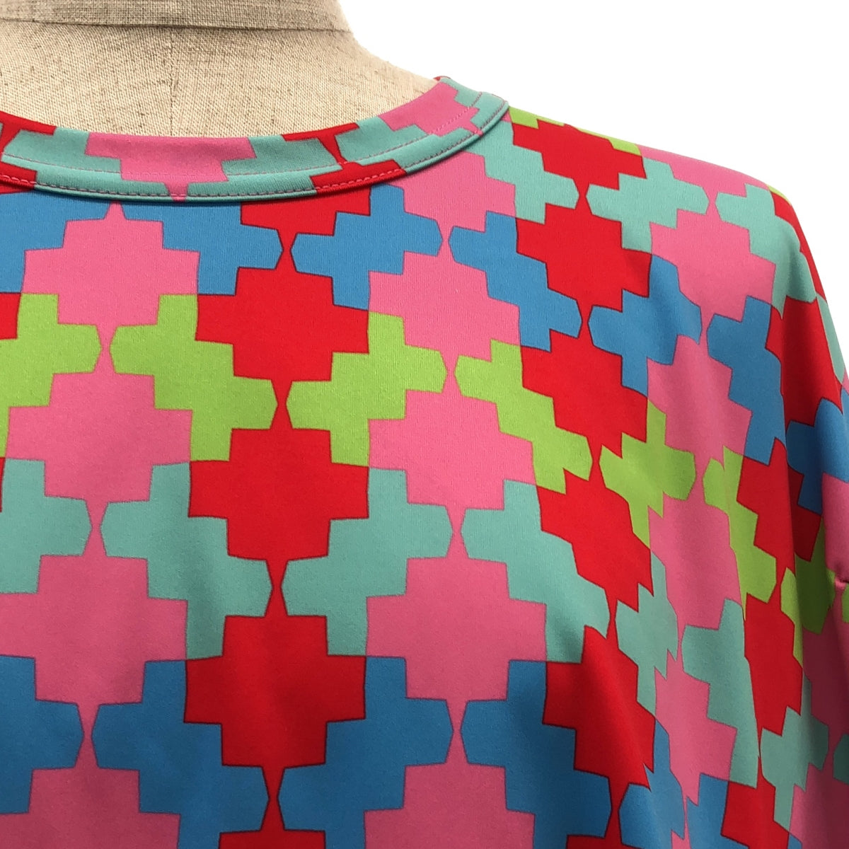 [Good Condition] COMME des GARCONS | 2024SS | Polyester all-over pattern, geometric pattern, deformed, 3D sleeves, pullover, cut-and-sew top | S | Multicolor | Women's