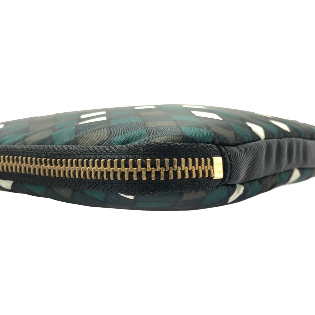 [狀況極佳] MARNI | PORTER 菱形格紋圓形拉鍊手拿包 | 黑色/綠色 | 女款