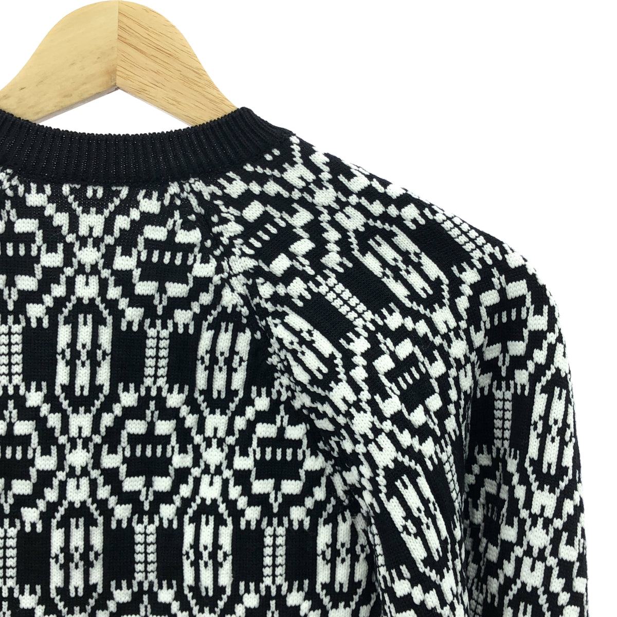 [類似新品] COMME des GARÇONS | 2021 秋冬 | 羊毛-聚酯全印花不對稱無袖針織衫 | XS 碼 | 黑色/白色 | 女款