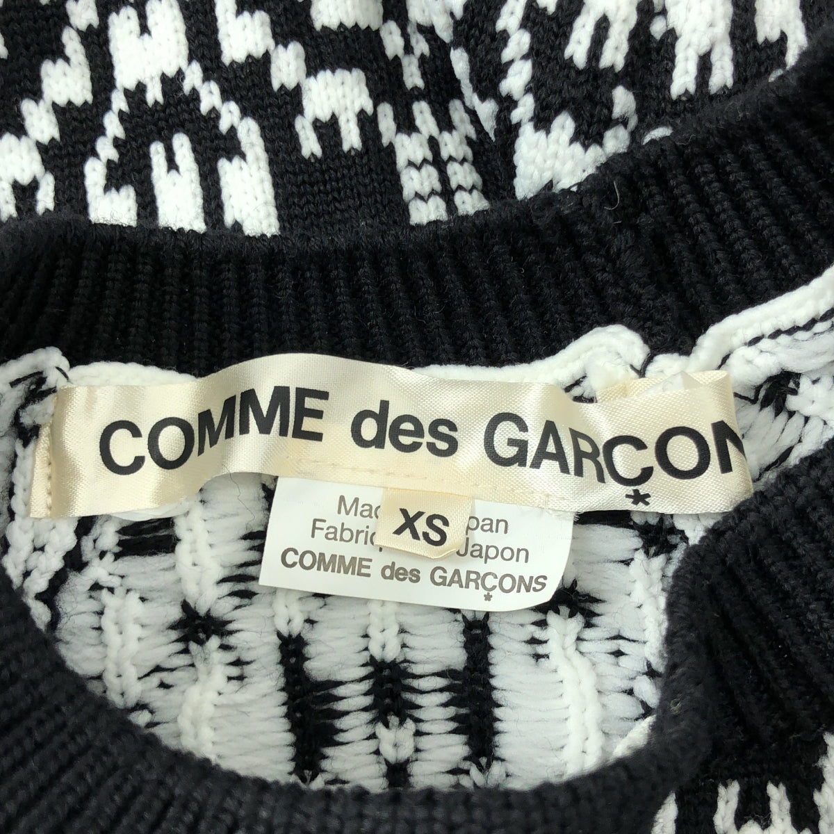 [類似新品] COMME des GARÇONS | 2021 秋冬 | 羊毛-聚酯全印花不對稱無袖針織衫 | XS 碼 | 黑色/白色 | 女款