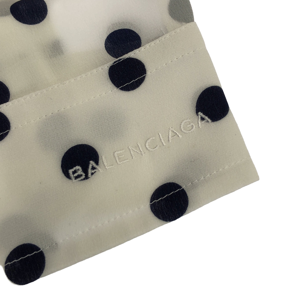 [狀況良好] 巴黎世家 |絲綢圓點紐扣超大襯衫 | XS |白色 |女性的