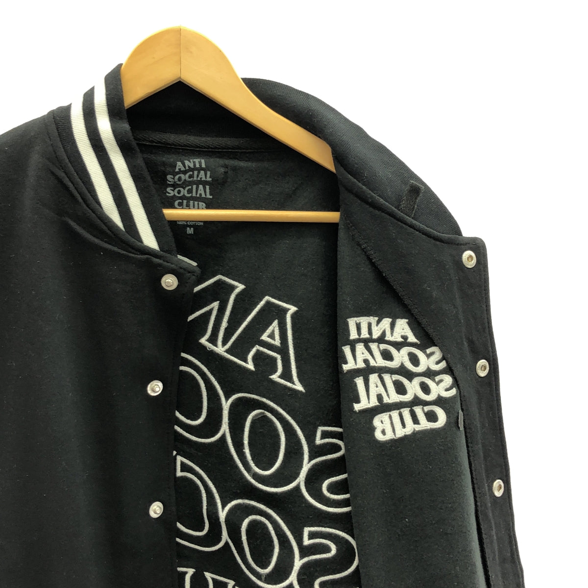 【美品】  ANTI SOCIAL SOCIAL CLUB / アンチソーシャルソーシャルクラブ | フルスナップボタン スウェット スタジャン | M | ブラック / ホワイト | メンズ