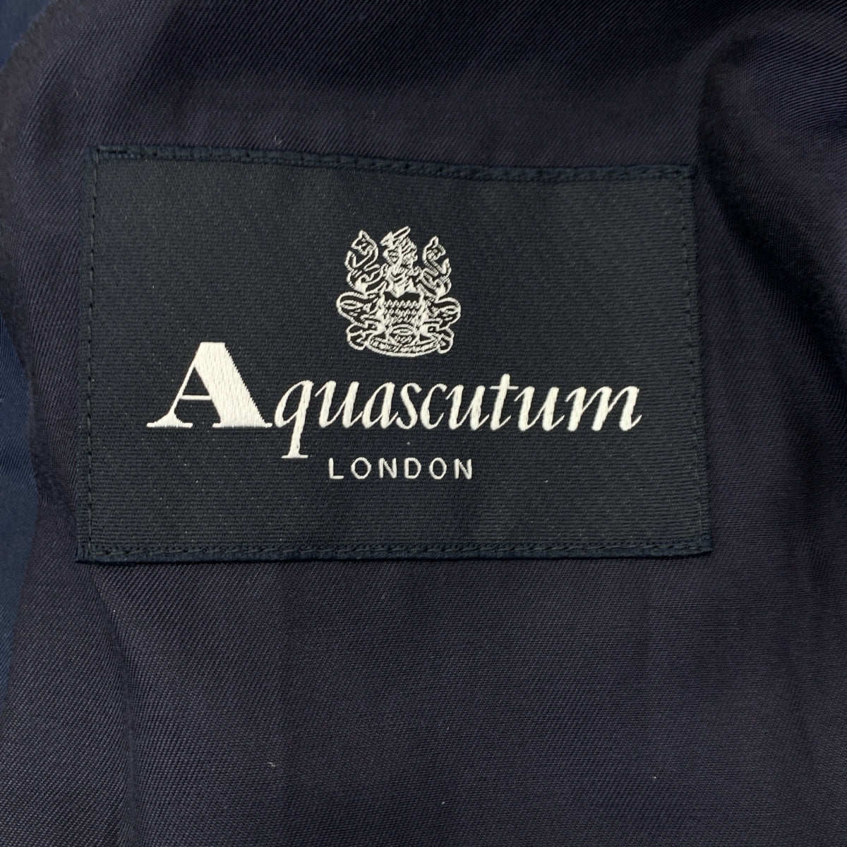 AQUASCUTUM / アクアスキュータム | 背裏クレスト刺しゅう ショートブルゾン | 36 | ネイビー | メンズ