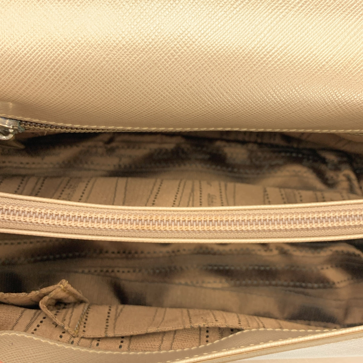 薩爾瓦托·菲拉格慕 | Gancini 手提包 |